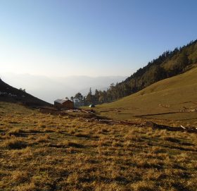 चंखेली वारपार दैनिक ६ हजार केजी सामान ढुवानी, मासिक ५० हजारदेखि दुई लाखसम्म आम्दानी