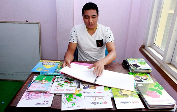 १० वर्षमा १ सय किताब लेख्ने लेखक