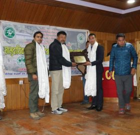 समुदायिक भवन हस्तान्तरण, गाउपालिका प्रमुख ङिमदोर्जी सम्मानित