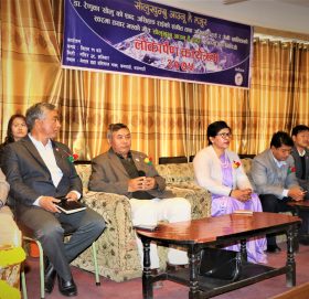 सोलुखुम्बु आउ है हजुर गीतको बिमोचन कार्यक्रमा आतिथिहरु Photo: Ganga Ram Rai