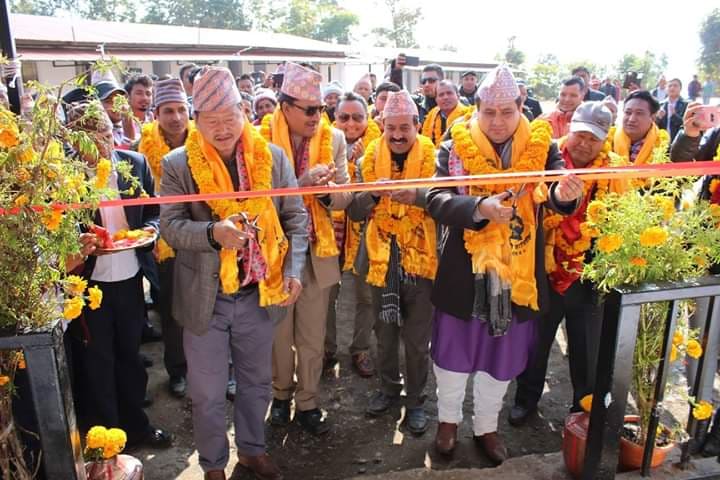थुलुङ दुधकोशी गाउँपालिकाको नवनिर्मित भवनको उद्घाटन ।