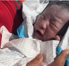 सोलुखुम्बुबाट काठमाण्डौ उडेको हेलिकोप्टरमै जन्मियो शिशु