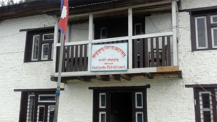 सोलुखुम्बुमा कैद भुक्तानका लागि प्रतिबादी आफै अदालतमा उपस्थित