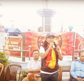 धीरज राईले भेडेटारको ५० होटलमा टाँसे बुद्धको स्टिकर