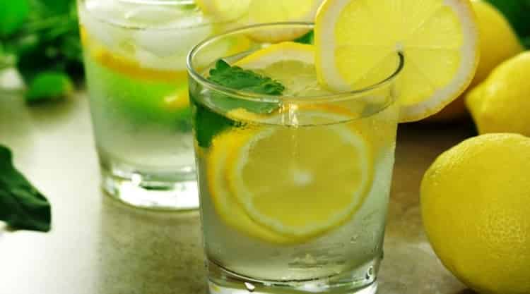 हरेक बिहान खाली पेटमा कागती पानी पिउँदा यसरी फेरिन्छ शरिर