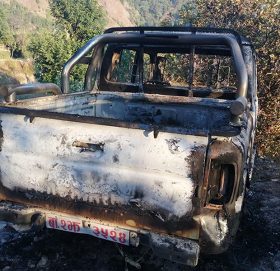 रावाबेँसी गाउँपालिका प्रमुखको गाडीमा आगजनी