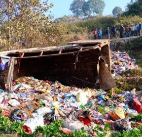 ट्रिपर दुर्घटना हुँदा तारकेश्वरमा २ जनाको घटनास्थलमै मृत्यु