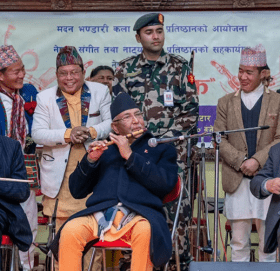 “सारंगी साँझ”मा बाँसुरी बजाउँदै प्रधानमन्त्री !