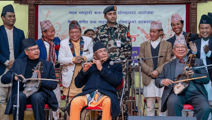 “सारंगी साँझ”मा बाँसुरी बजाउँदै प्रधानमन्त्री !