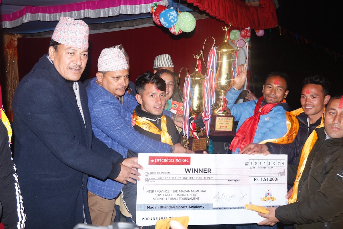 तेश्रो मदन भण्डारी स्मृति भलिबल प्रतियोगिताको उपाधी सोलुखुम्बु र सुनसरी लाई