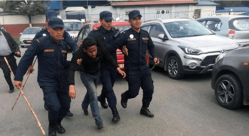 नेकपा अध्यक्ष प्रचण्डमाथि जुत्ता प्रहार