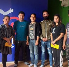 नृत्य निर्देशक संघ नेपाल भक्तपुर जिल्ला कार्यसमितिका सदस्यहरुलाई नगद सहयोग