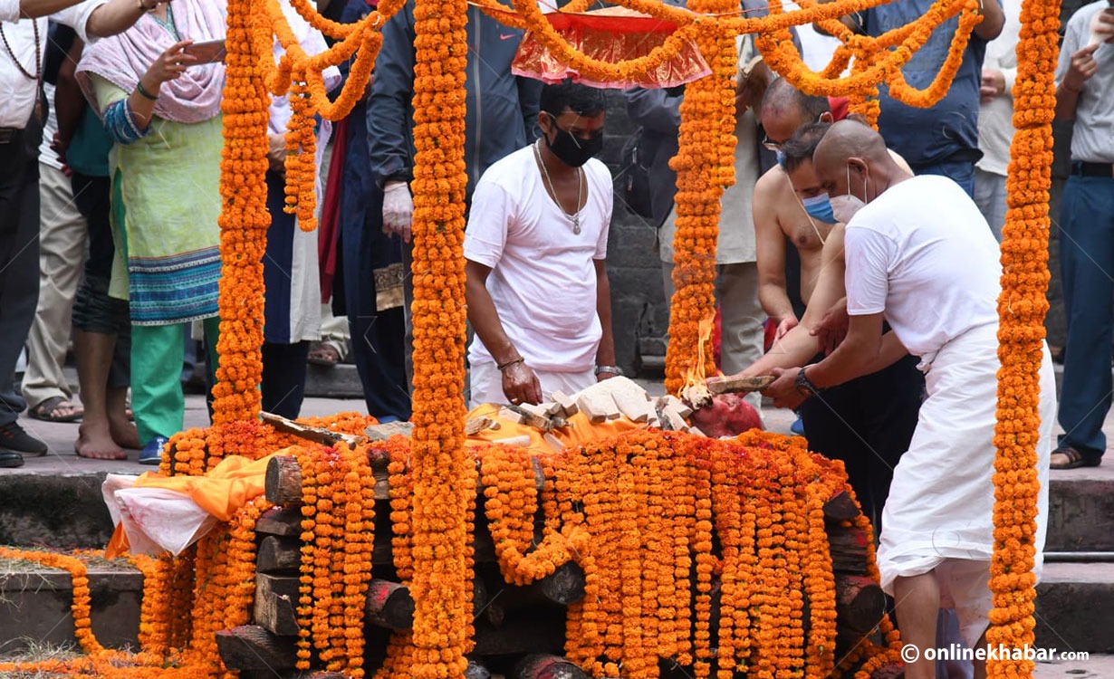 राष्ट्रकवि घिमिरेको राष्ट्रिय सम्मानका साथ अन्त्येष्टि