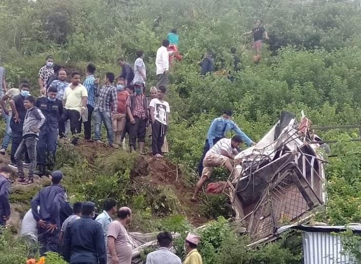 खोटाङमा जिप दुर्घटना हुदा चालक गम्भिर घाइते