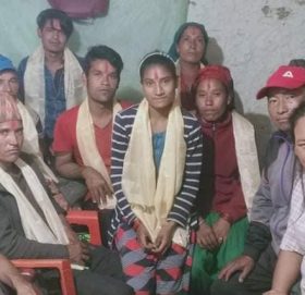 नेपालि कांग्रेसबाट विजयी महिला सदस्य सहित दुई दर्जन भन्दा बढि नेकपा प्रवेश