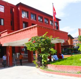 सक्रिय संक्रमितको संख्या २५ हजार नाघे लकडाउन गर्न स्वास्थ्य मन्त्रालयको सिफारिस