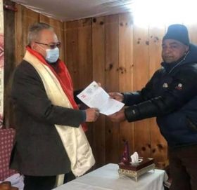 घटनाको दोषीलाई कारबाहीको माग गदै गृह मन्त्री थापालाई काग्रेस सोलुको ध्यानकर्षण पत्र