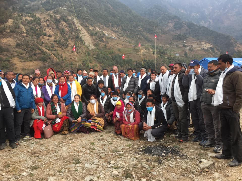 काँग्रेस नेता केसी र शेर्पा संगठन विस्तारमा एक साथ, सयौँलाई पार्टी प्रवेश गराए