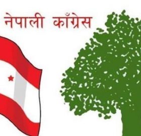 सोलुखुम्वु काङ्ग्रेसको क्रियाशिल सदस्य फारम सभापतिको हातमा