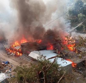 ताप्लेजुङको दोभान बजारमा भएको आगलागिबाट ४९ घर जलेर नस्ट