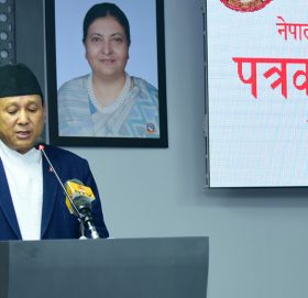 ताजा जनादेशले मात्रै मुलुकलाई निकास दिने सञ्चारमन्त्री