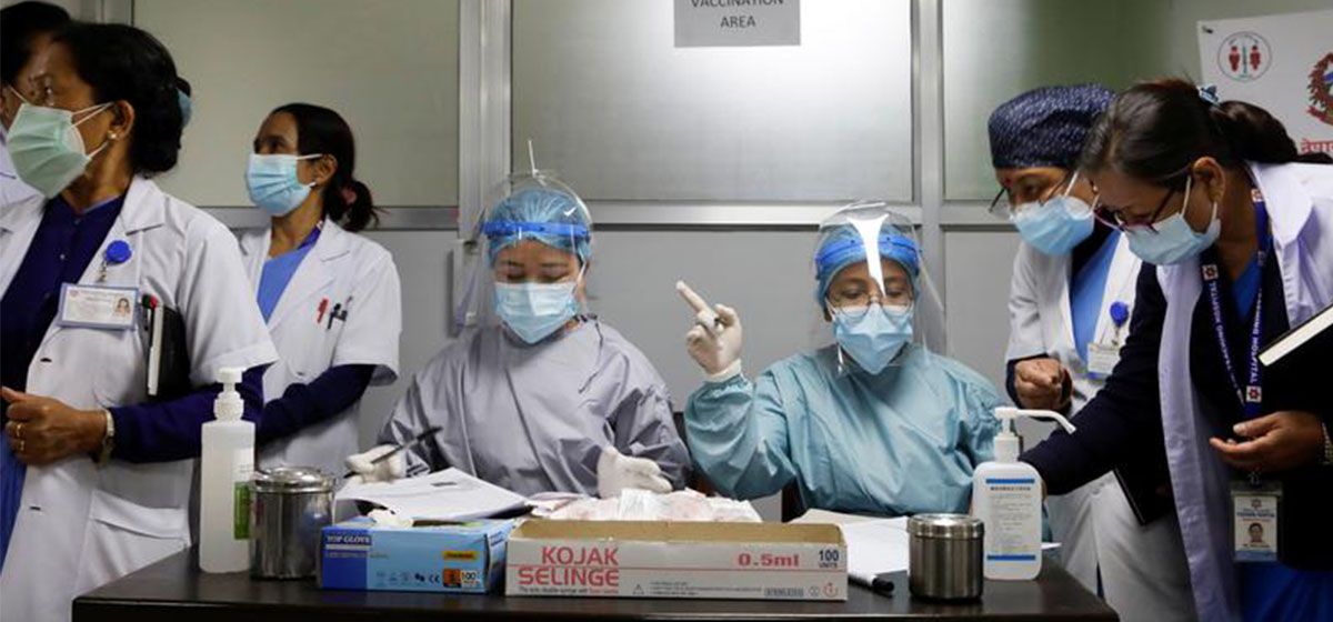 कोरोनाको उपचारमा खटिनेमा महिला स्वास्थ्यकर्मी अग्रस्थानमा