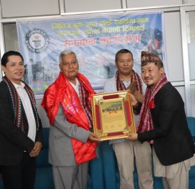 निर्देशक दुर्लभ जन्तरेको गोक्यो रि ले गिनिज बुकमा नाम लेख्यो