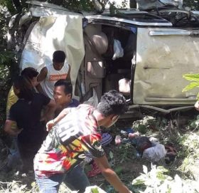 काठमाण्डौंको लागि छुटेको गाडि दुर्घटनाः एकको मृत्यु, ९ घाइते