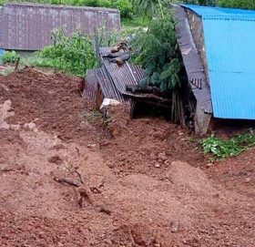 पहिराले घर पुरिँदा एकै परिवारका तीनको मृत्यु