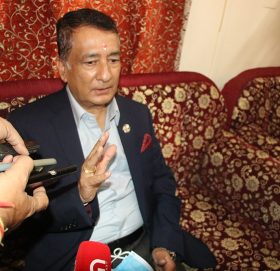 स्वतन्त्र न्यायालयको पक्षमा सरकार –सञ्चारमन्त्री कार्की