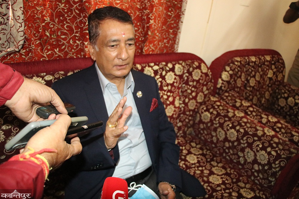 स्वतन्त्र न्यायालयको पक्षमा सरकार –सञ्चारमन्त्री कार्की