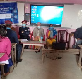 सचेतना जगाउन विद्यालय पुगे सिडिओ र एसपी