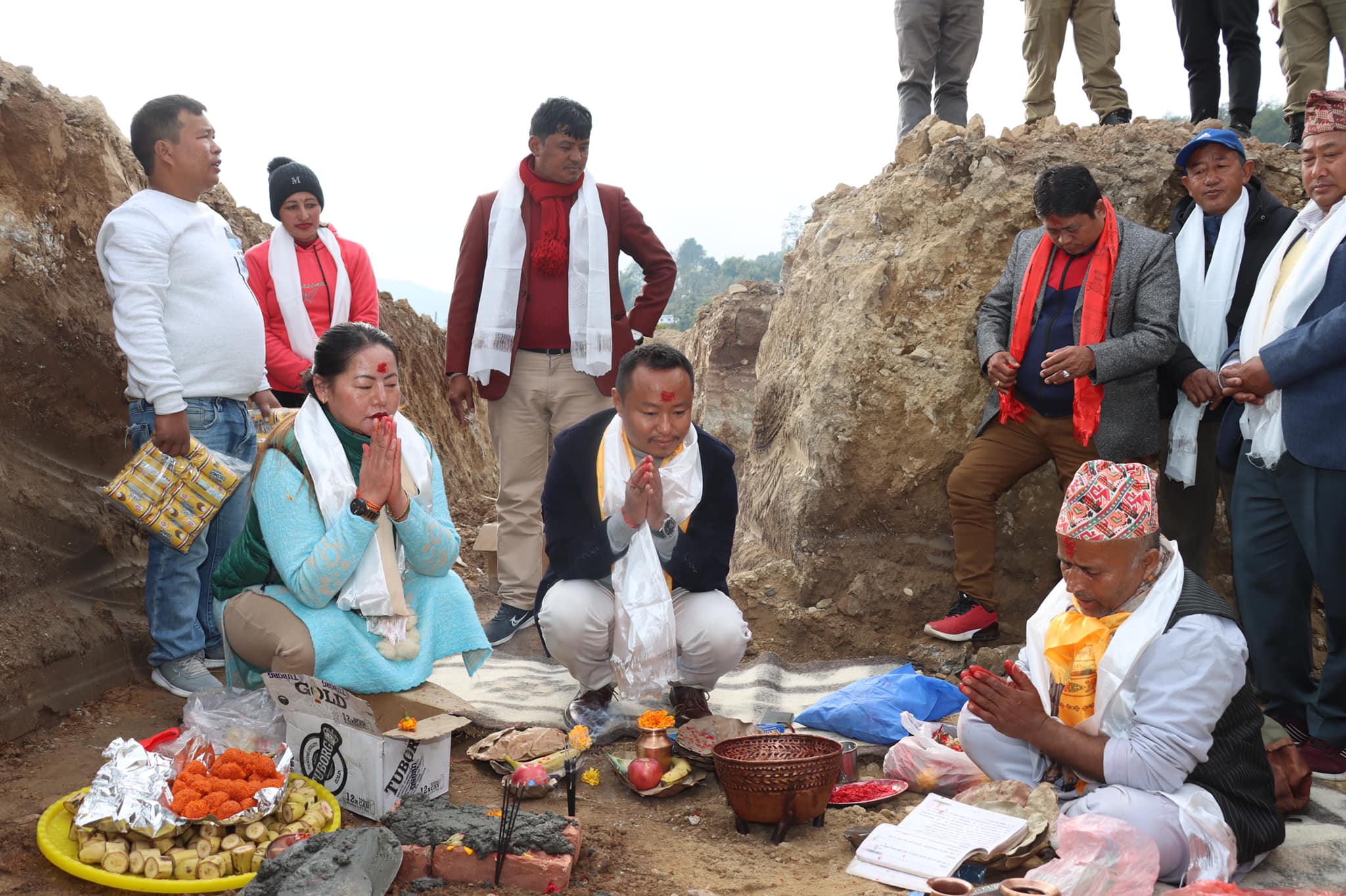 थुलुङ दुधकोशी गाउँपालिकामा एकैदिन २ वटा ठुला भवनको शिलान्यास