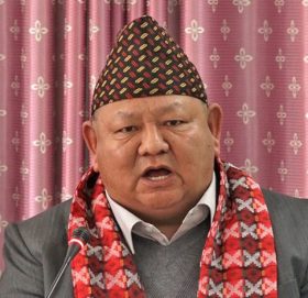 पशुपति क्षेत्रमा भगवानका चित्र ‘पेन्टिङ’ गर्न मन्त्री आलेको निर्देशन