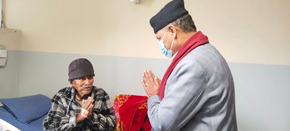 मन्त्री खतिवडाद्वारा शताब्दी पुरुषको स्वास्थ्य अवस्थाबारे चासो