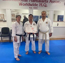 कराते प्रशिक्षक पर्खी खालिङ्गले अमेरिकामा पाए आइएमएबाट चौथो डान