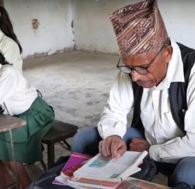 ६१ वर्षीय रिमबहादुर कक्षा ५ मा पढ्दै