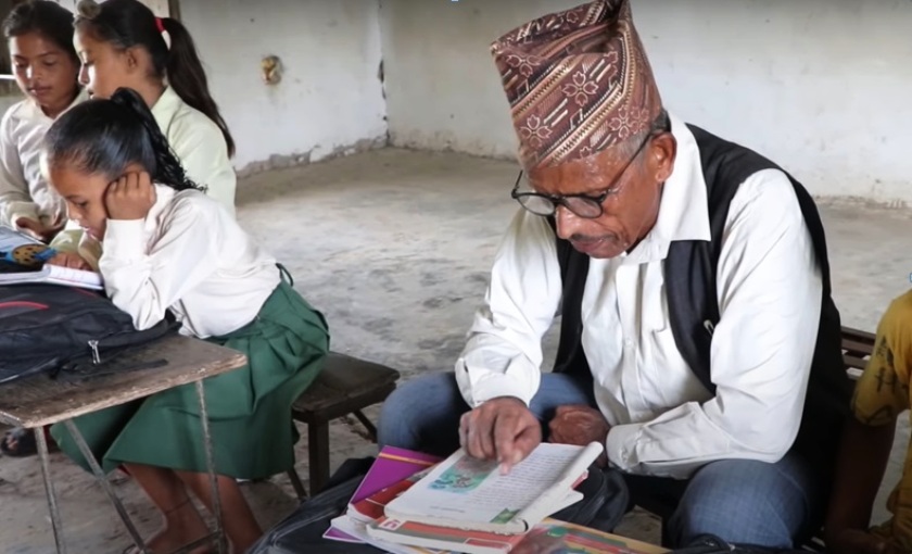 ६१ वर्षीय रिमबहादुर कक्षा ५ मा पढ्दै