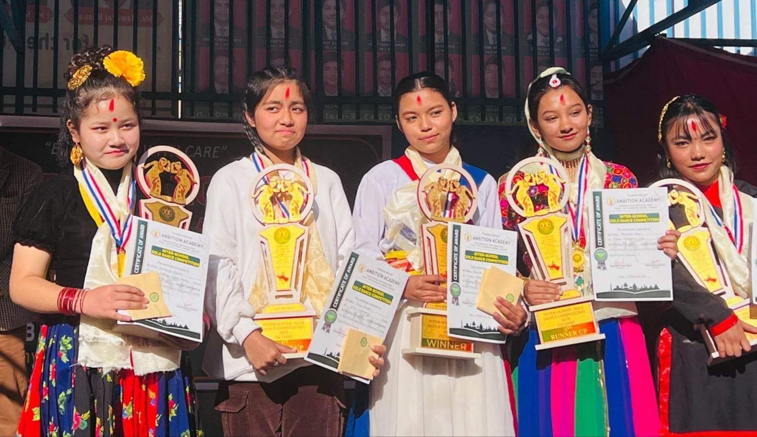राजधानीको बानेश्वर स्थित एम्बिसन एकेडेमीमा यही २०७९ मङ्सिर १६ गते शुक्रबारका दिन अन्तर विद्यालय एकल नृत्य प्रतियोगिता सम्पन्न भएको छ ।