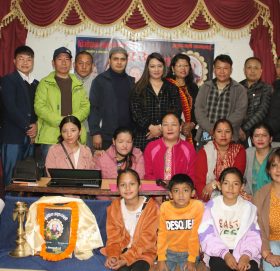 ‘ए आमा’को लिरिकल भिडियो सार्वजनिक (भिडियो)