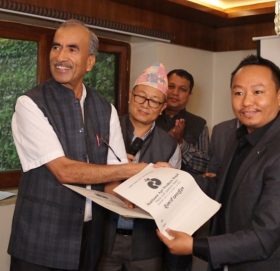 कृषि उपज बजारीकरणका लागि थुलुङ दुधकोशी र रैथाने एग्रो प्रडक्टसबीच एमओयू