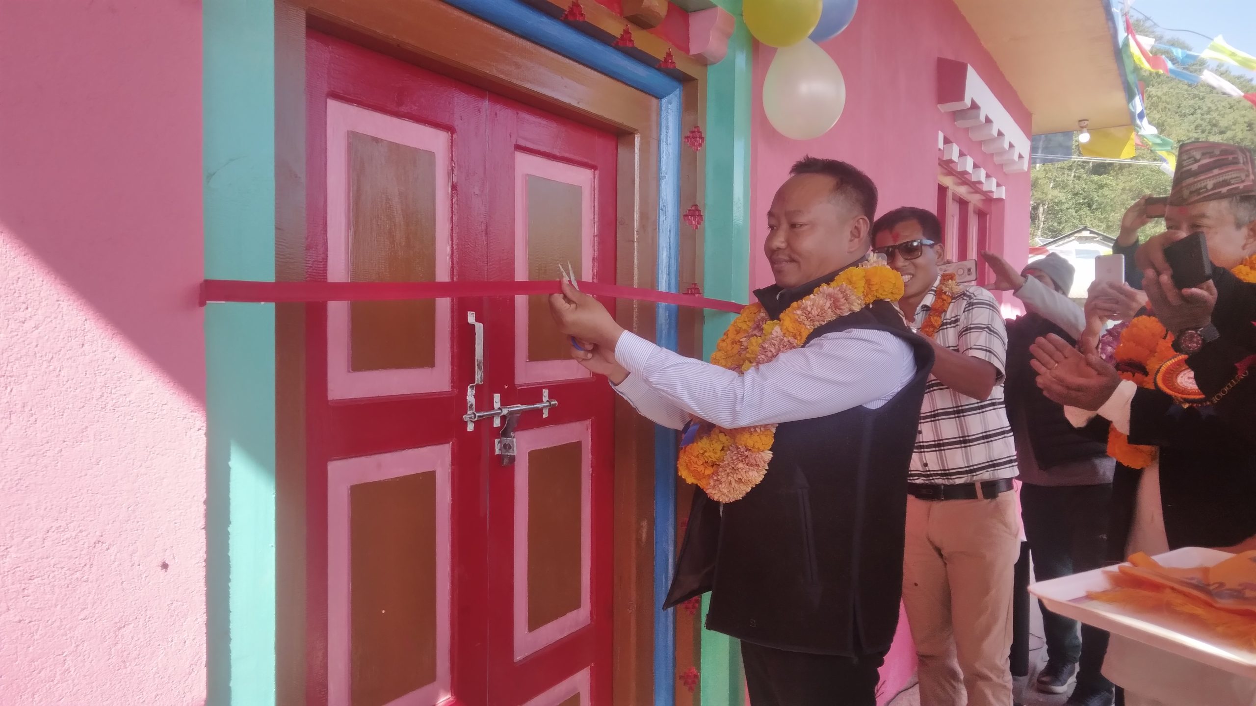 मैदेलमा एकैदिन मन्दिर शिलान्यास र गुम्बाको उद्घाटन