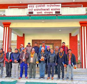महावै गाउँपालिका कालिकोटका अध्यक्षको टोलि सोलुखुम्बुको थुलुङ दुधकोशीमा