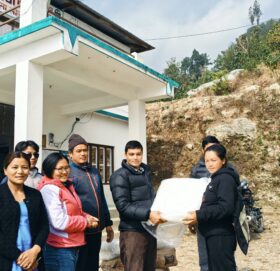 देउसामा कृषकलाई प्लाष्टिक टनेला बितरण