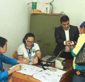 थुलुङ दुधकोशीको देउसामा राष्ट्रिय परिचयपत्र वितरण शिबिर, ५ सय बढीले लिए सेवा